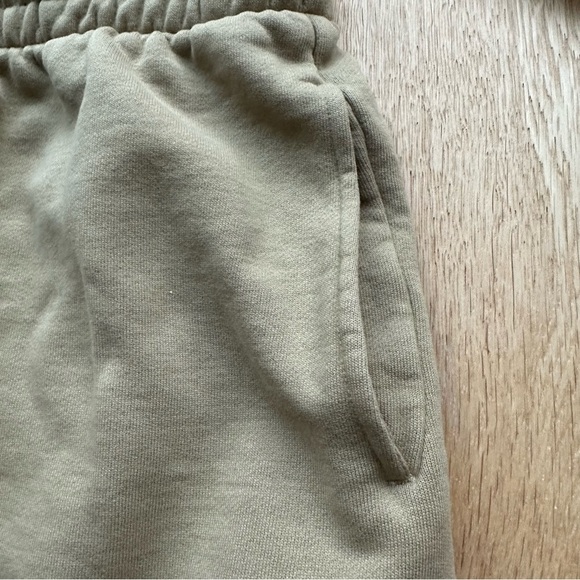 ARITZIA Tna Cozy AF Boyfriend Fleece TAN shorts -  S - Picture 9 of 15